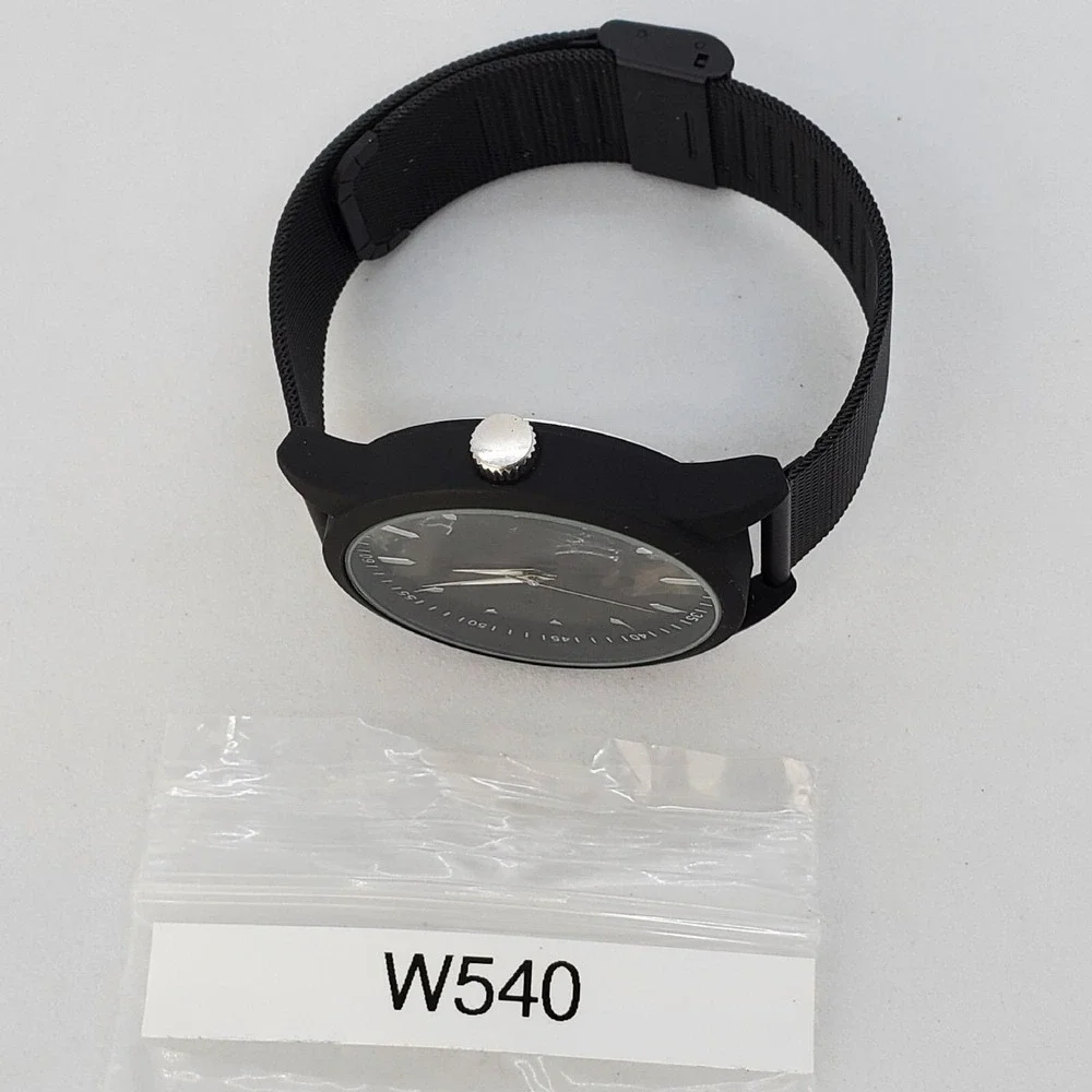 Men's Watch Black‎ Dial 44MM Large Black Case Black Mesh Bands New Battery